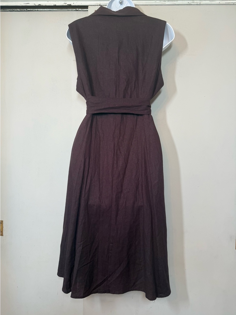 R&M Richards Sleeveless Dark Brown Button-Front Linen Midi Dress with Waist Tie - Picture 2 of 5